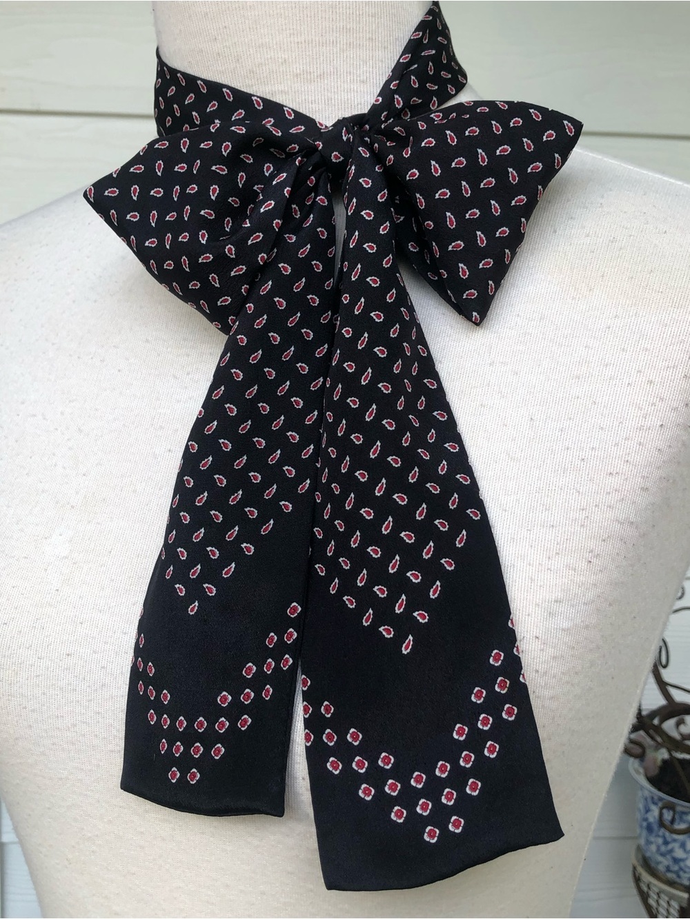 Vintage Vicky Davis 100% Silk Bow Tie Cravat Ascot Scarf